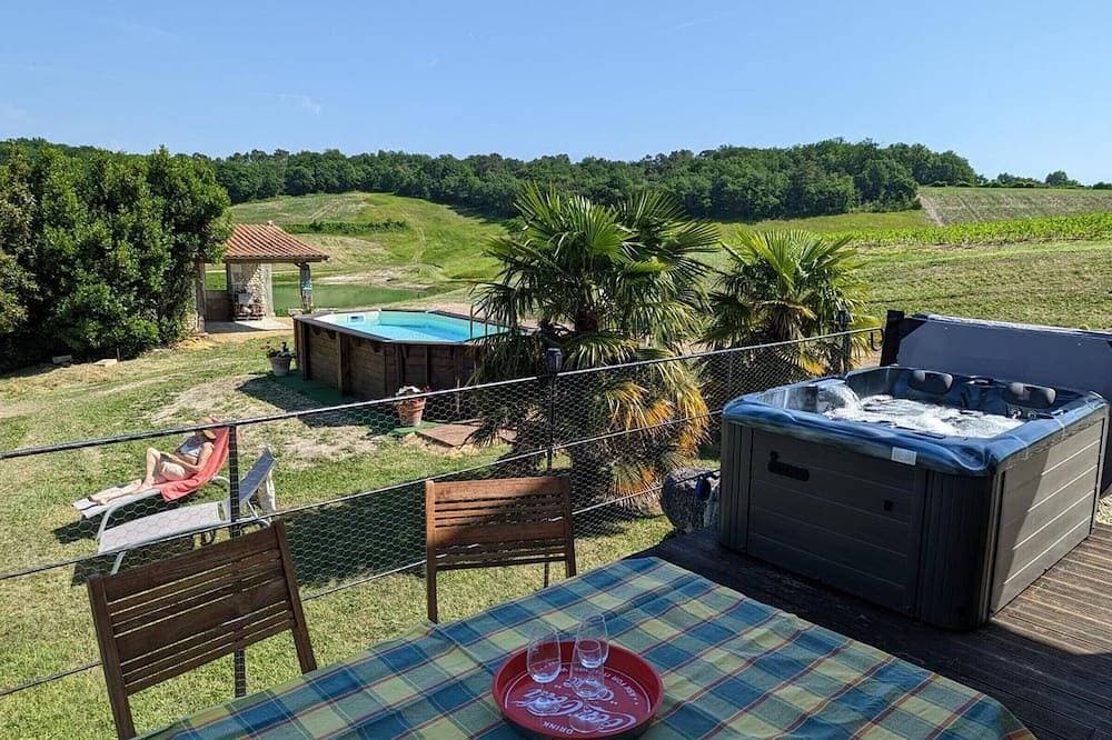 Abgelegenes Haus mit privatem Pool und Spa, Charente 1