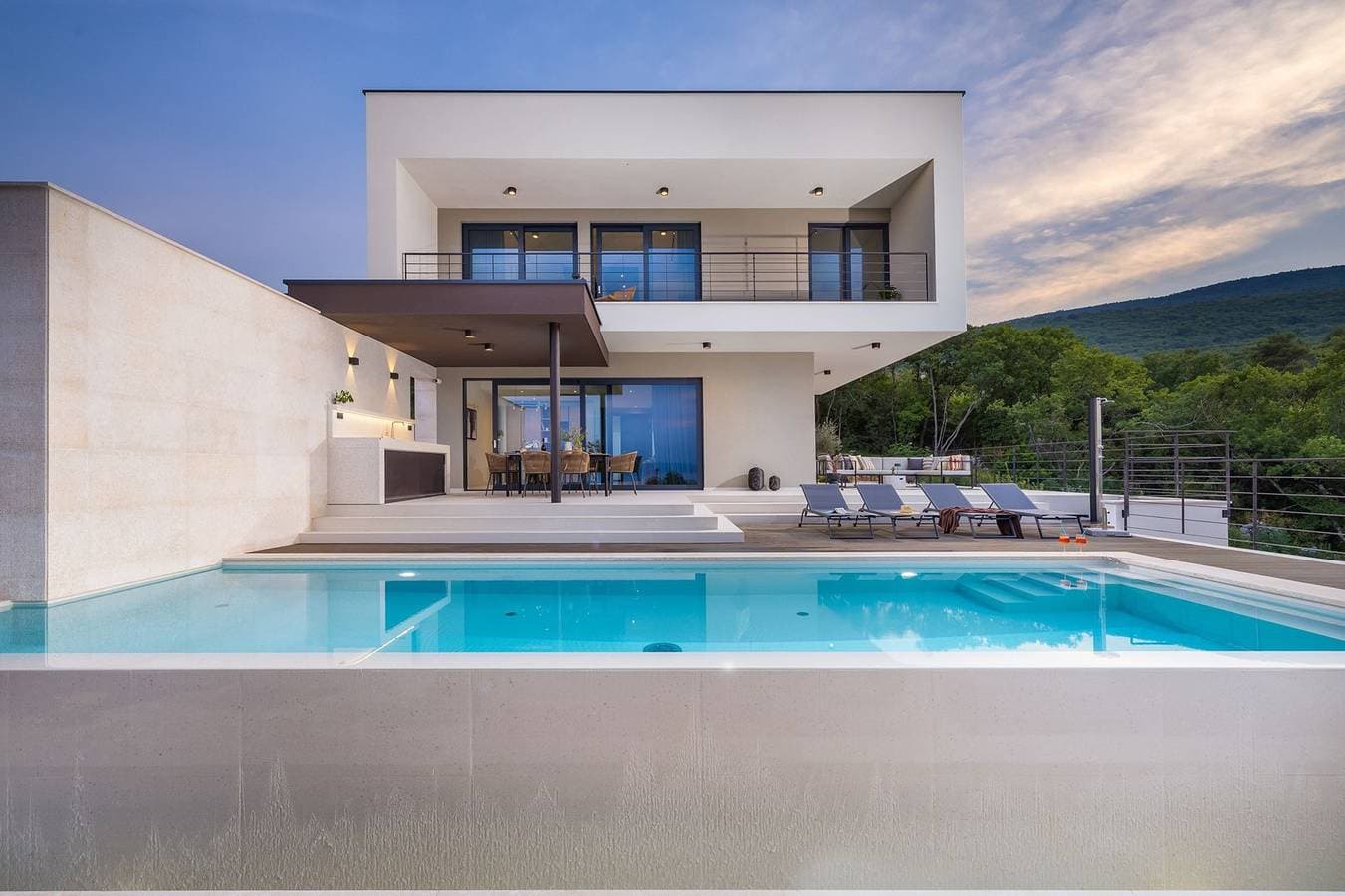Villa Serenis – Elegante, moderne Villa mit privatem Pool und atemberaubendem Meerblick 1