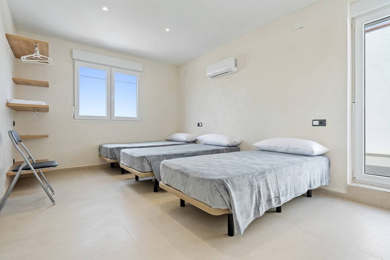 Foto 12 von 34: Ferienhaus 'Illa De Buda' mit Bergblick, Wi-Fi und Klimaanlage