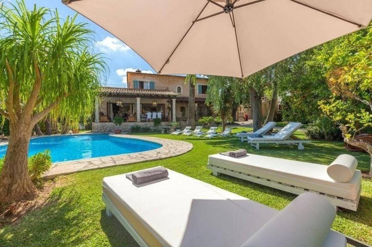 Foto 3 von 23: Ferienhaus in Mancor De La Vall mit Terrasse und Garten und Bergblick
