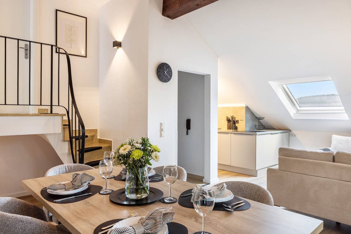 Foto 6 von 29: Ferienhaus 'Skywalk Loft Willingen inkl. Free' mit Bergblick, Balkon und WLAN