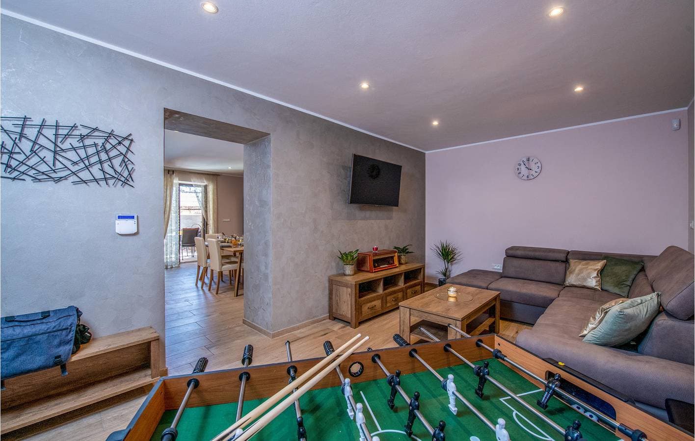 Foto 4 von 33: Charmante 2-Zimmer-Wohnung mit Pool und Terrasse in der Nähe des Stadtzentrums von Koromani