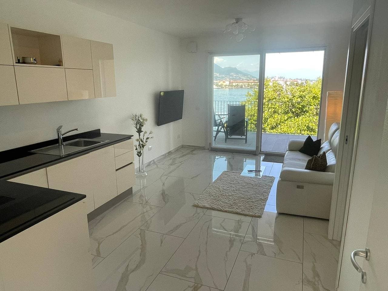 Foto 7 von 29: Isole apartment with pool and lake view in Baveno