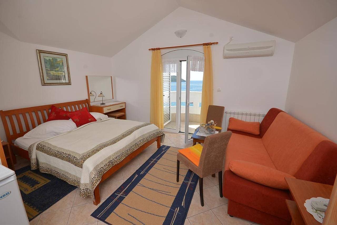 Foto 6 von 11: Double Room with Balcony