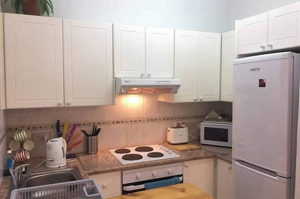 Foto 13 von 19: Limnaria: Modern 1 Bed, Pool Views, 5min To Beach