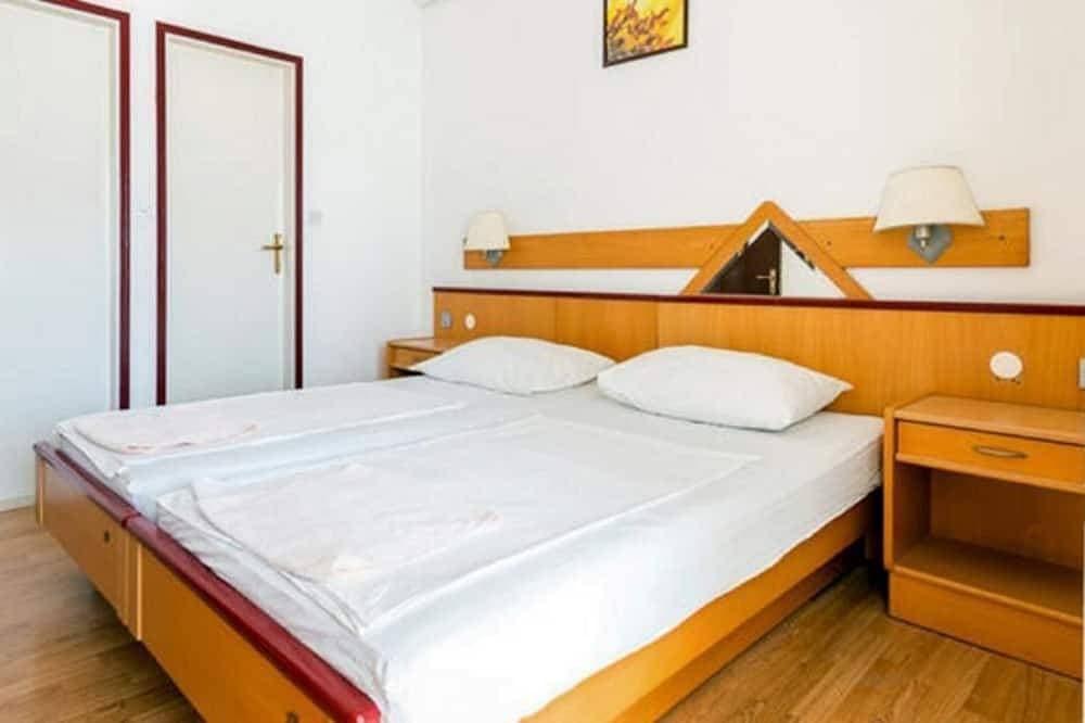 Foto 4 von 18: Apartments Klis - Studio-Apartment mit Terrasse - 2 (B)