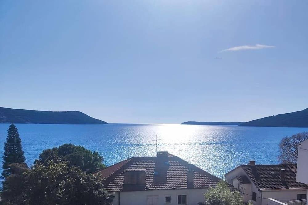 Charmante Retro-Wohnung mit Meerblick – strandnah im historischen Herceg-Novi 1