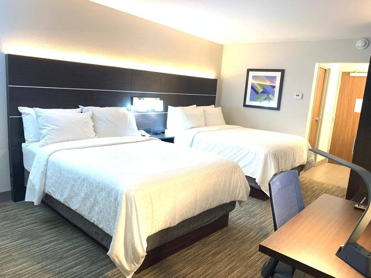 Foto 6 von 8: Standard Queen Room with Two Queen Beds