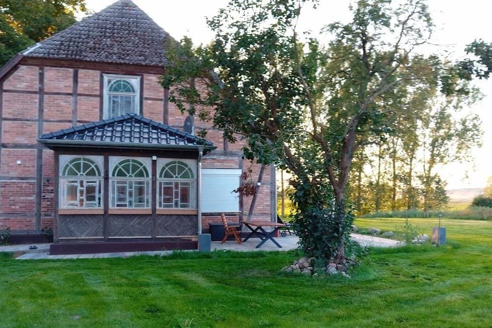 Foto 11 von 30: 5 Ferienwohnung in Historischem Alten Gutshaus in Breetz am Fluss