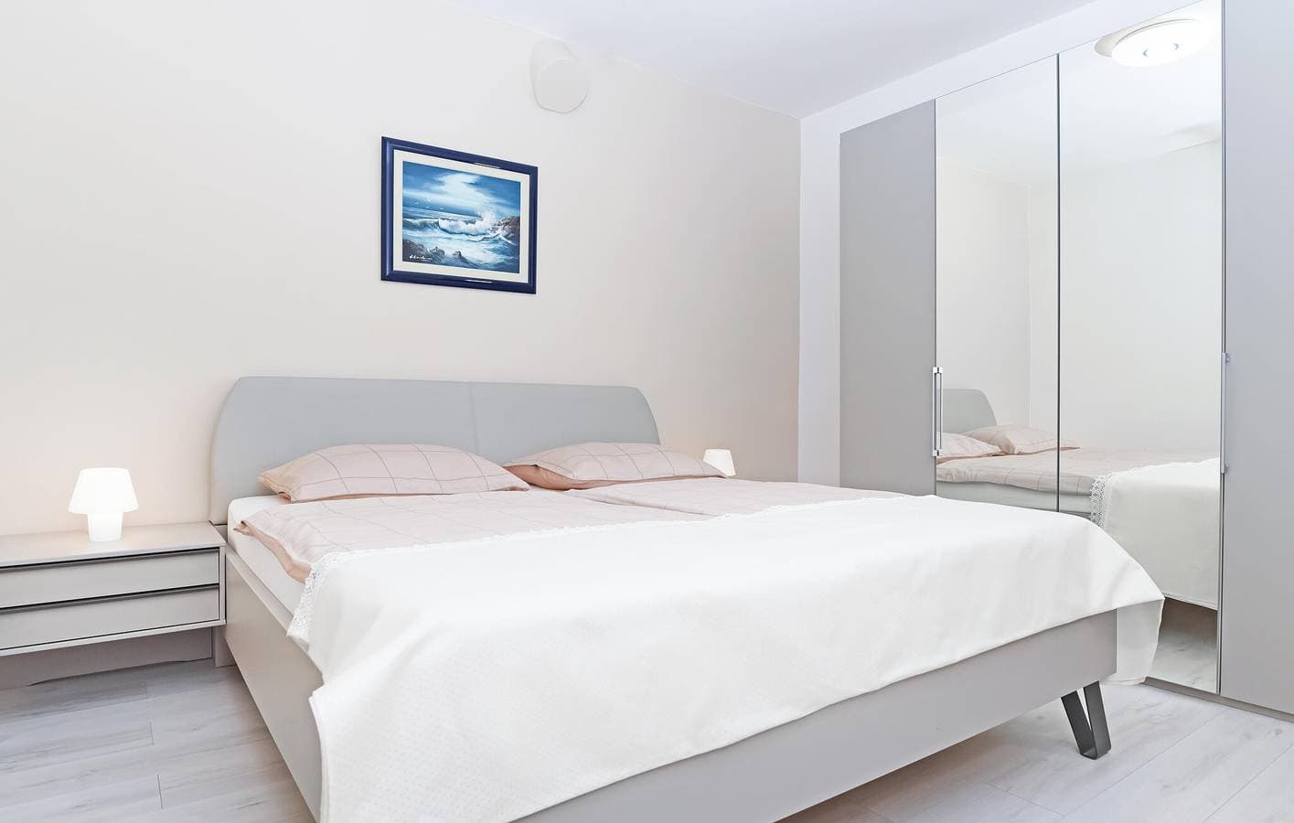 Foto 8 von 23: Apartment am Meer mit Terrasse, WLAN und Parkplätzen an der Straße – 600 m vom Strand entfernt