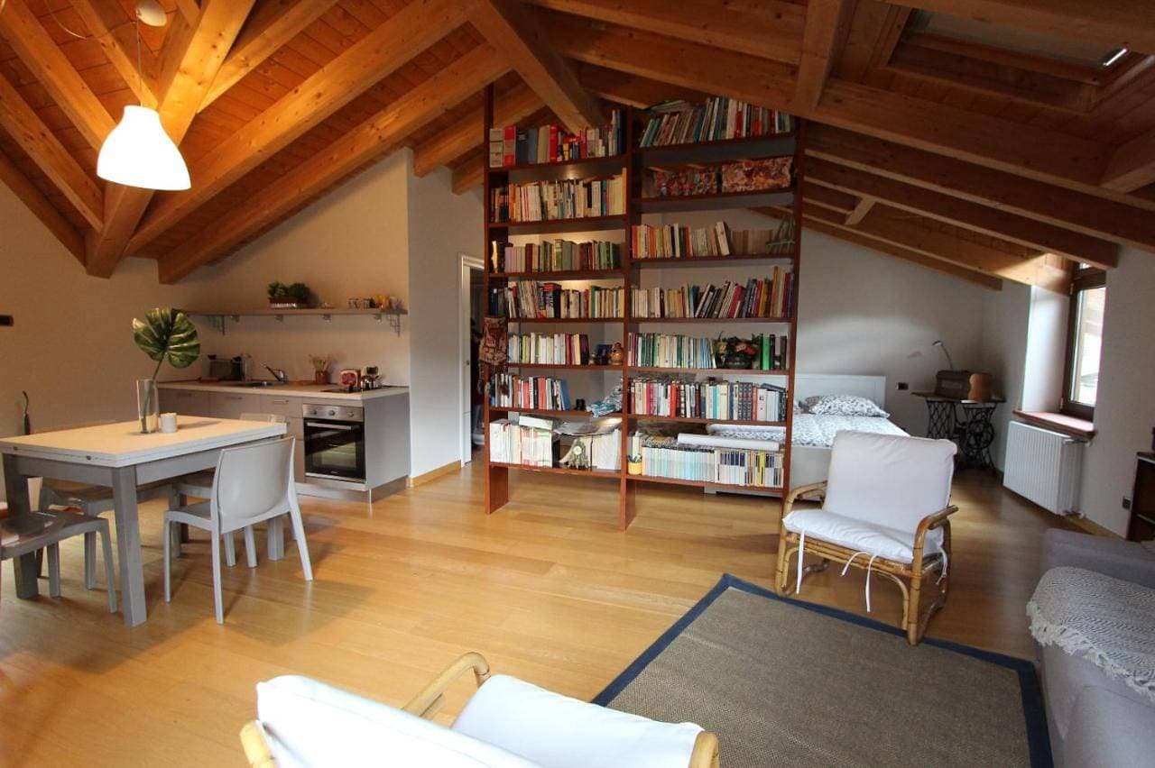Foto 7 von 26: One-Bedroom Apartment - Attic