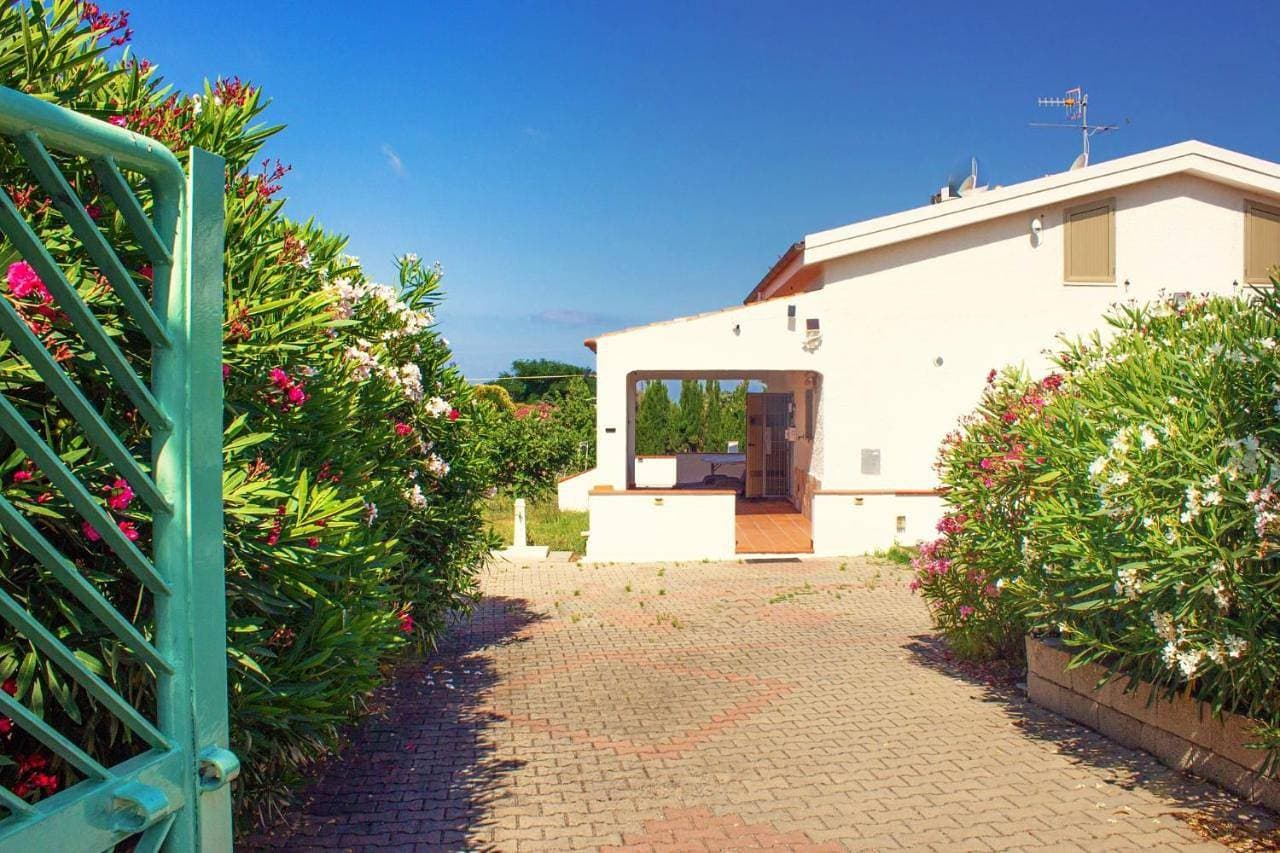 Sardinia SeaBreeze Villa IUN R2178 1