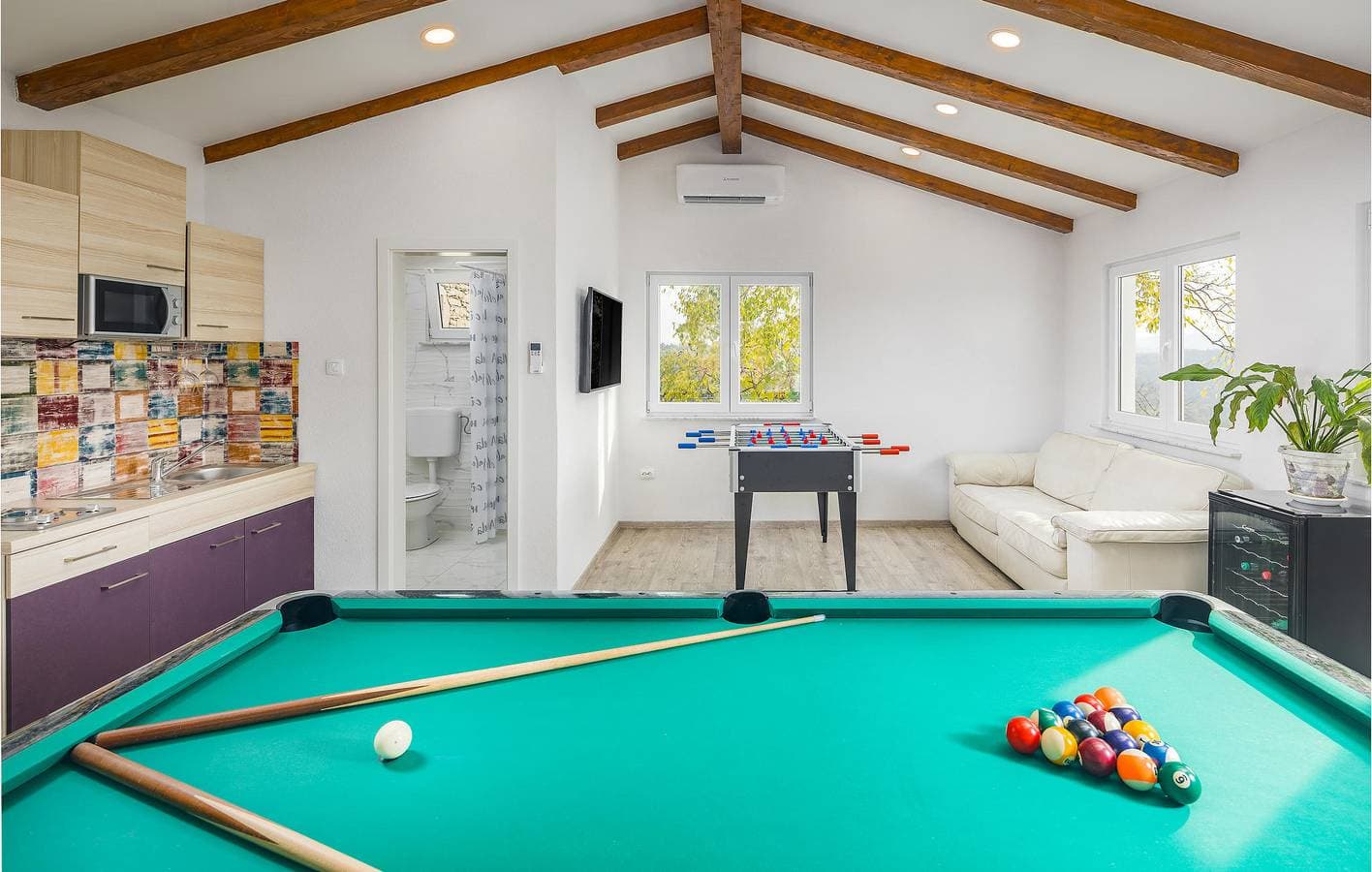 Foto 7 von 52: Charmante 200 m² große Wohnung mit Pool und Terrasse, 2,5 km vom Fluss entfernt
