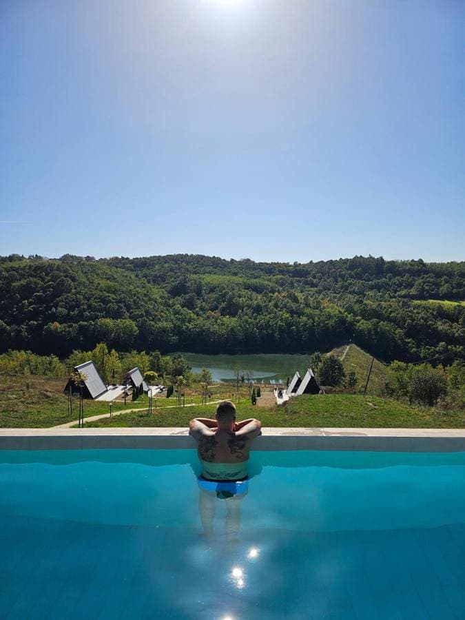 Vila lake 1