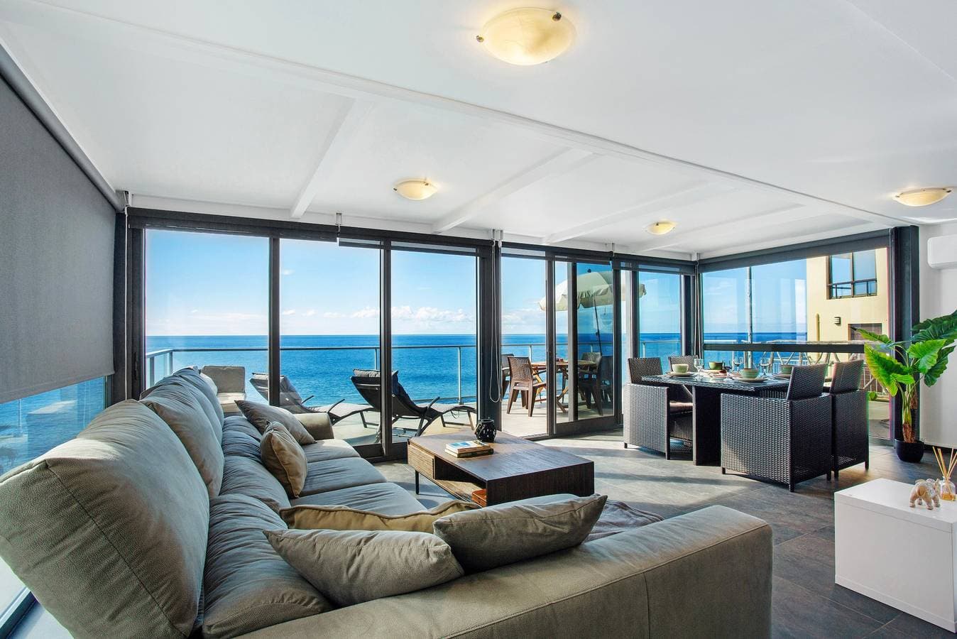 Foto 7 von 25: Ferienwohnung 'The Wave House - Seaside Haven' mit Meerblick, Wi-Fi und Klimaanlage