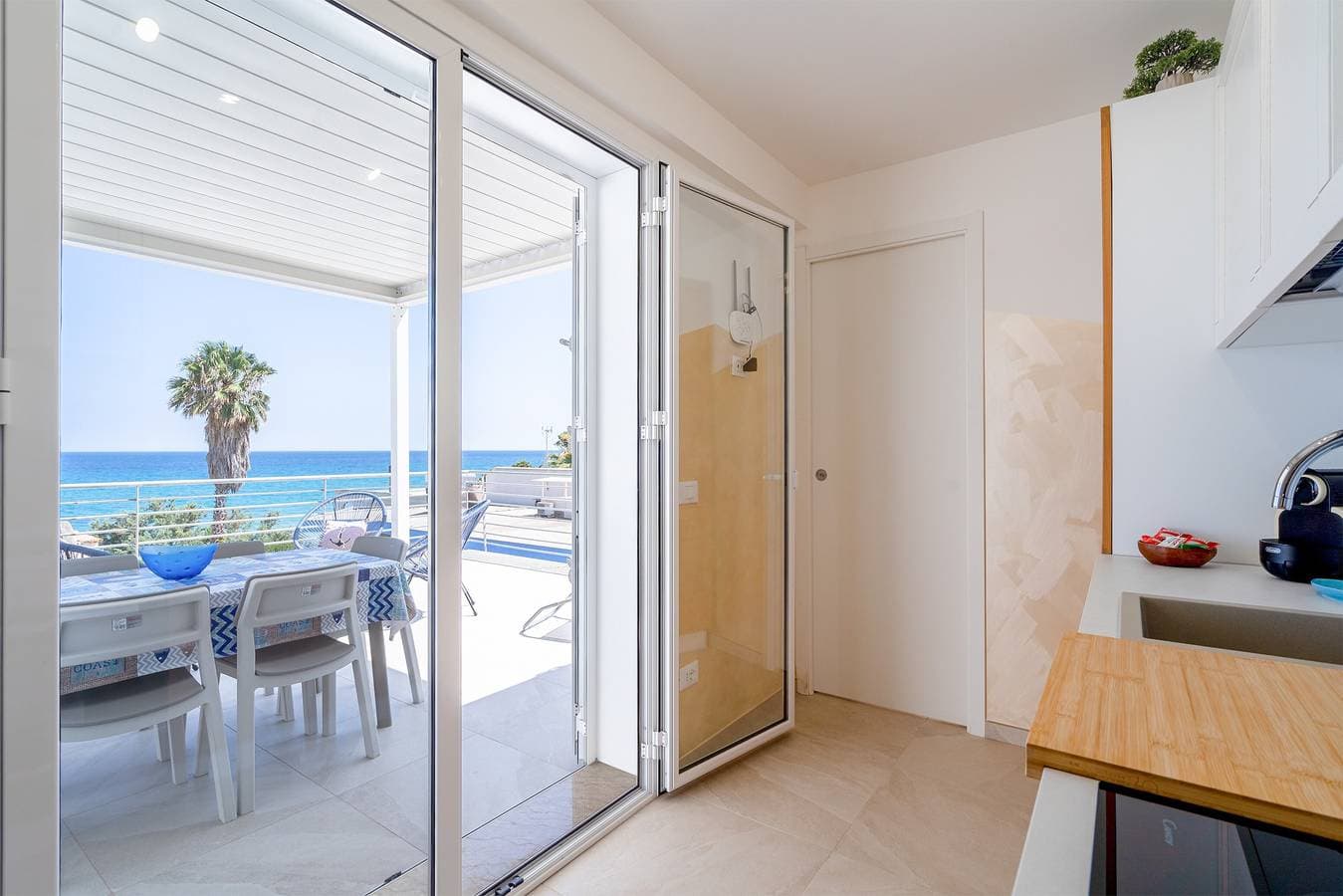 Foto 4 von 32: Ferienwohnung "Greta Vista Mare" mit Meerblick, privater Terrasse und WLAN