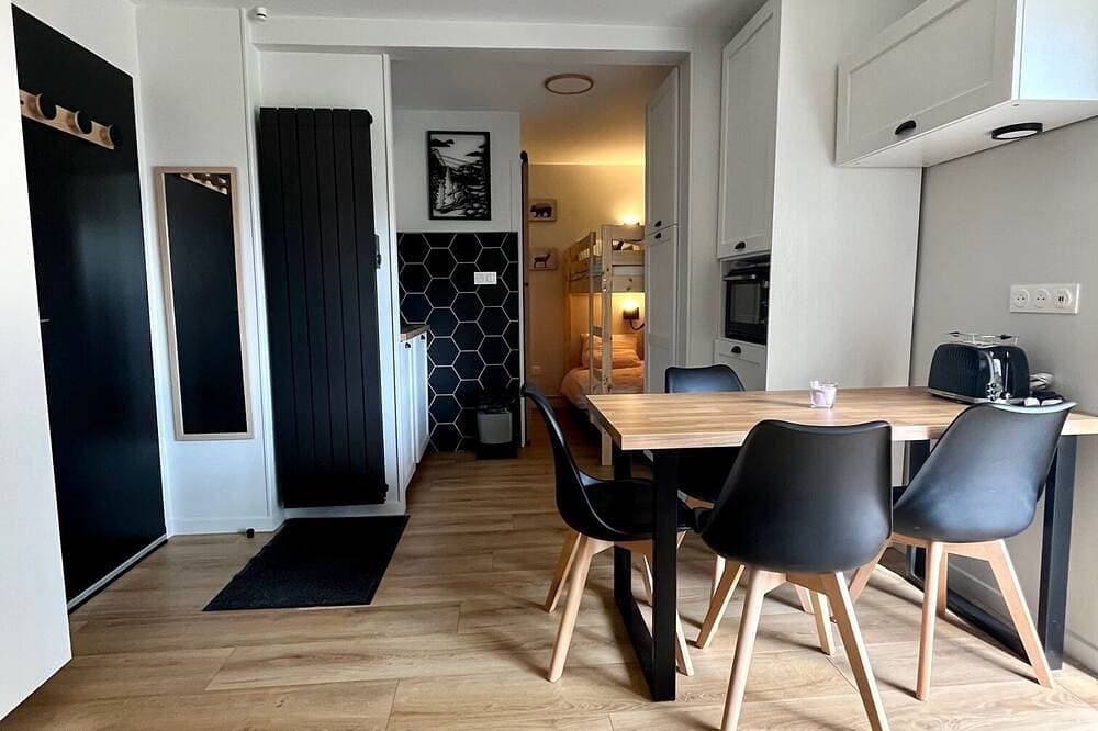 Studio in Saint Lary at the foot of the slopes 1