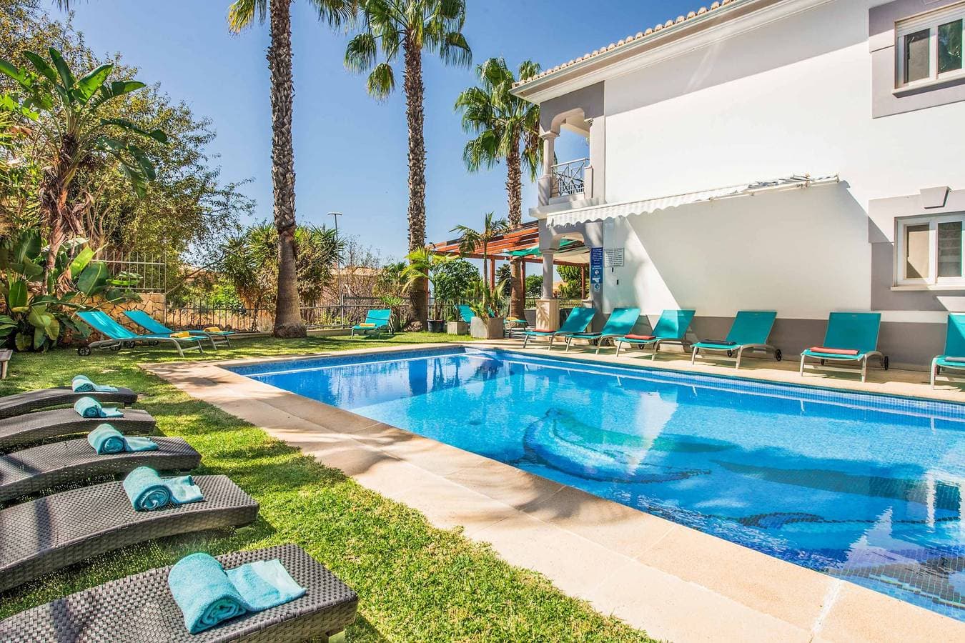 Foto 4 von 60: Villa für 16 Personen mit Garten