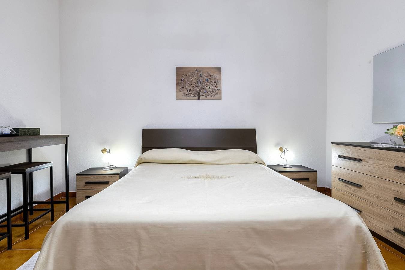 Foto 5 von 24: Zimmer 'Nausicaa's' mit Balkon, WLAN und Klimaanlage