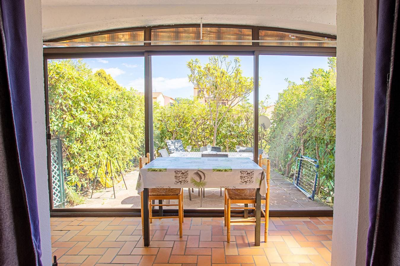 Foto 5 von 20: Apartment „Les Tulipes“ mit privater Terrasse, eigenem Garten und WLAN