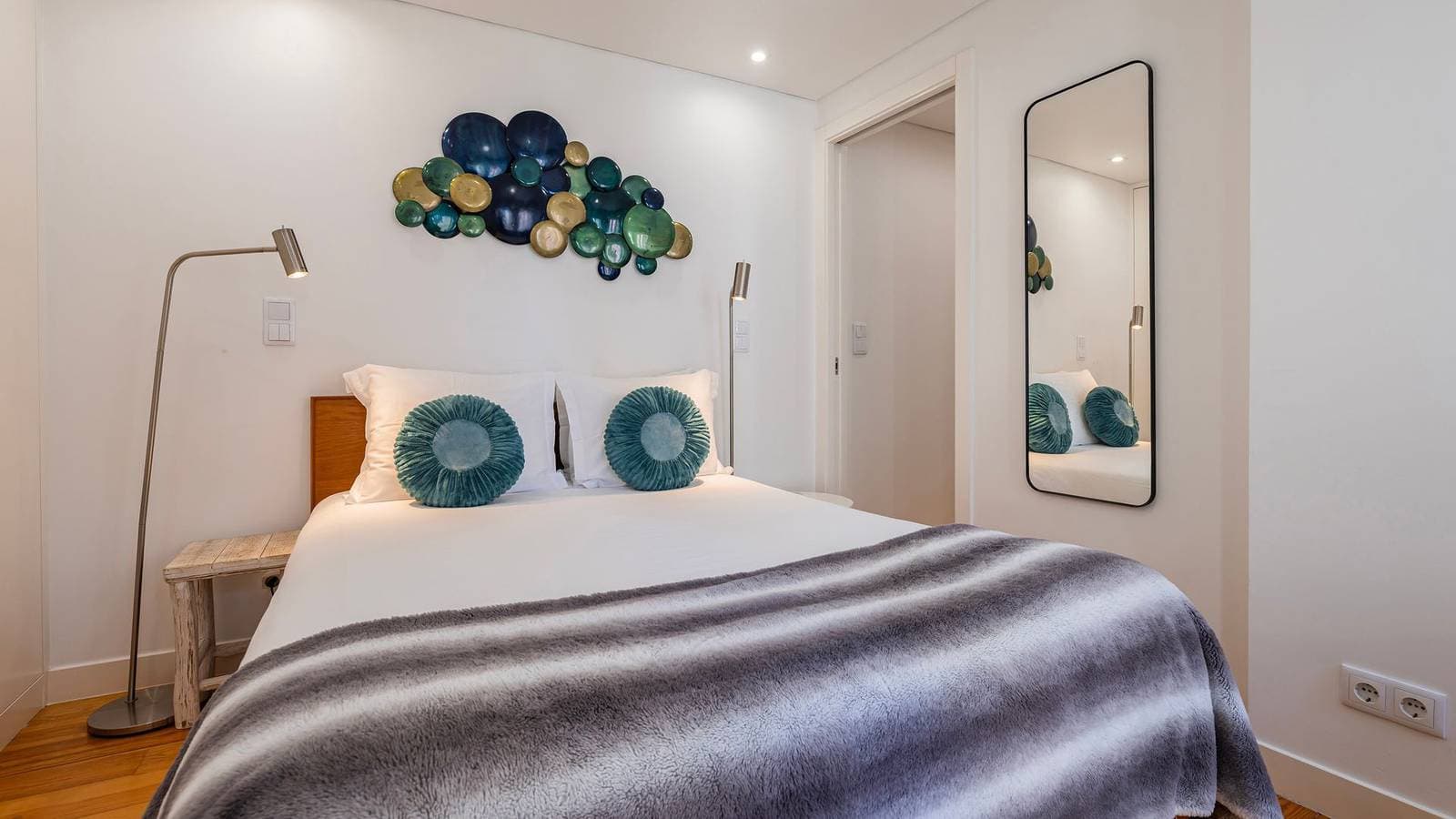 Foto 2 von 29: Bright 1Br Flat in Bairro Alto by LovelyStay
