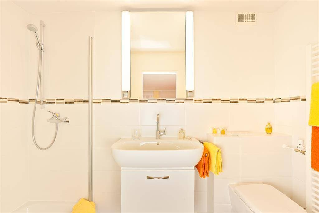 Foto 5 von 10: App/Wohn-Schlafraum/Dusche, Wc, "Schwalbennest"