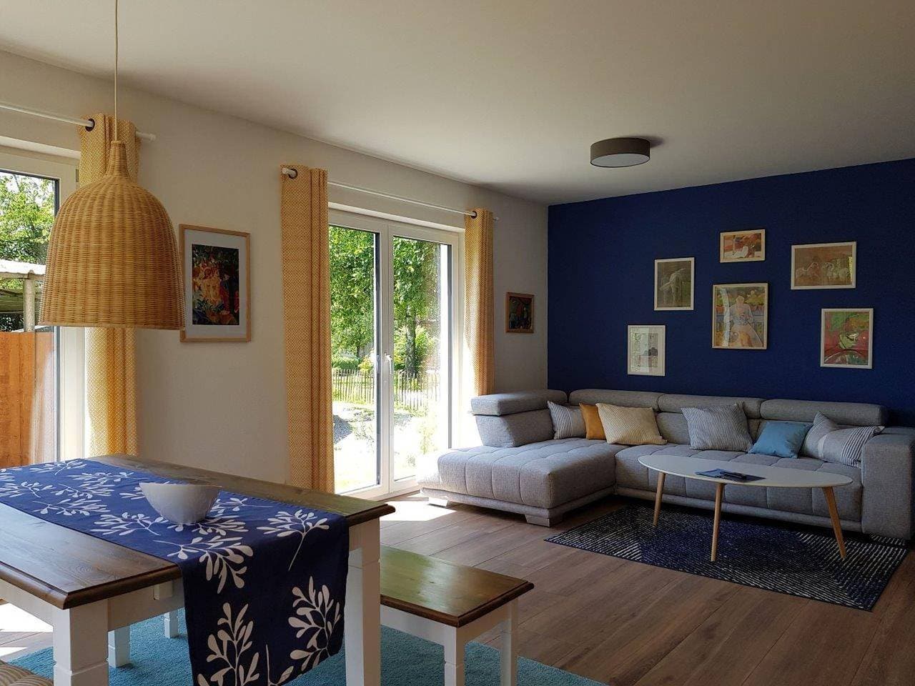 Foto 3 von 40: Ferienhaus 'Sonnenweide, 85qm' mit Privatterrasse, Gemeinschaftsgarten und Wi-Fi