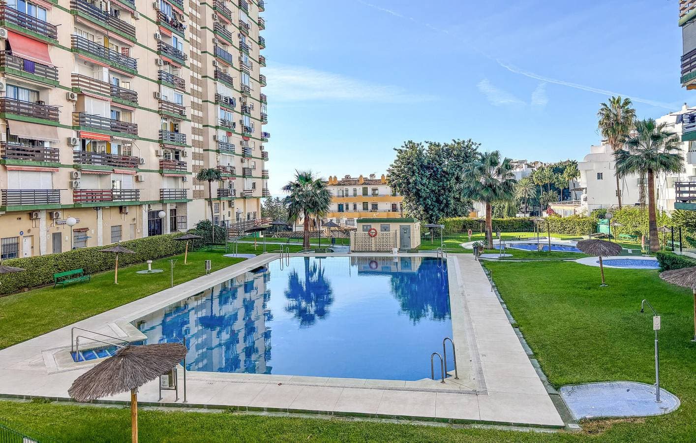 Foto 2 von 14: Meerblick Apartment mit Pool, WiFi, AC - 800m zum Strand