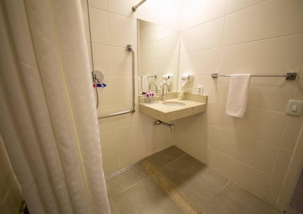 Foto 11 von 11: Double Room - Disability Access