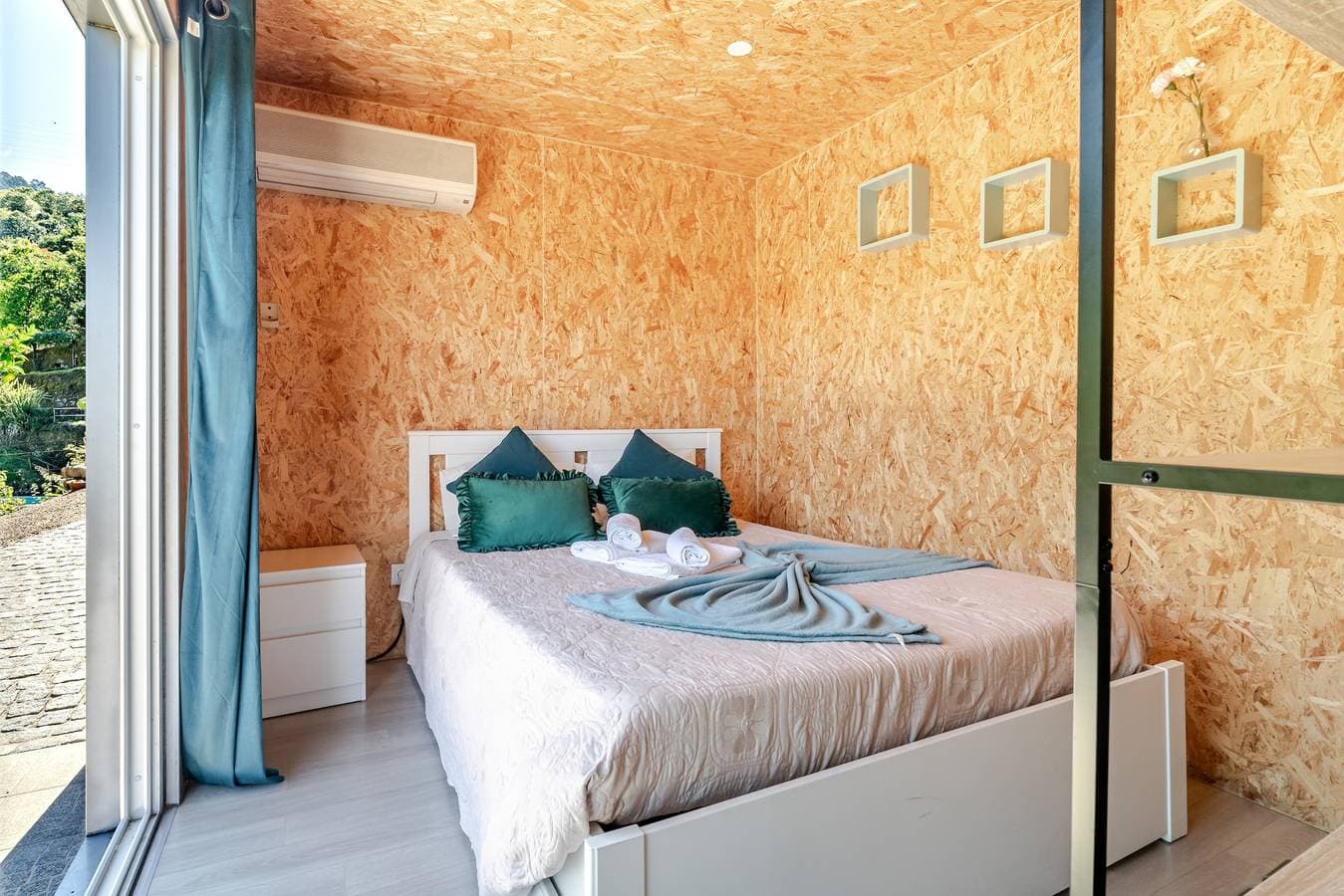Foto 11 von 24: Bungalow 'Quintinha Da Aldida' mit Bergblick, WLAN und Klimaanlage