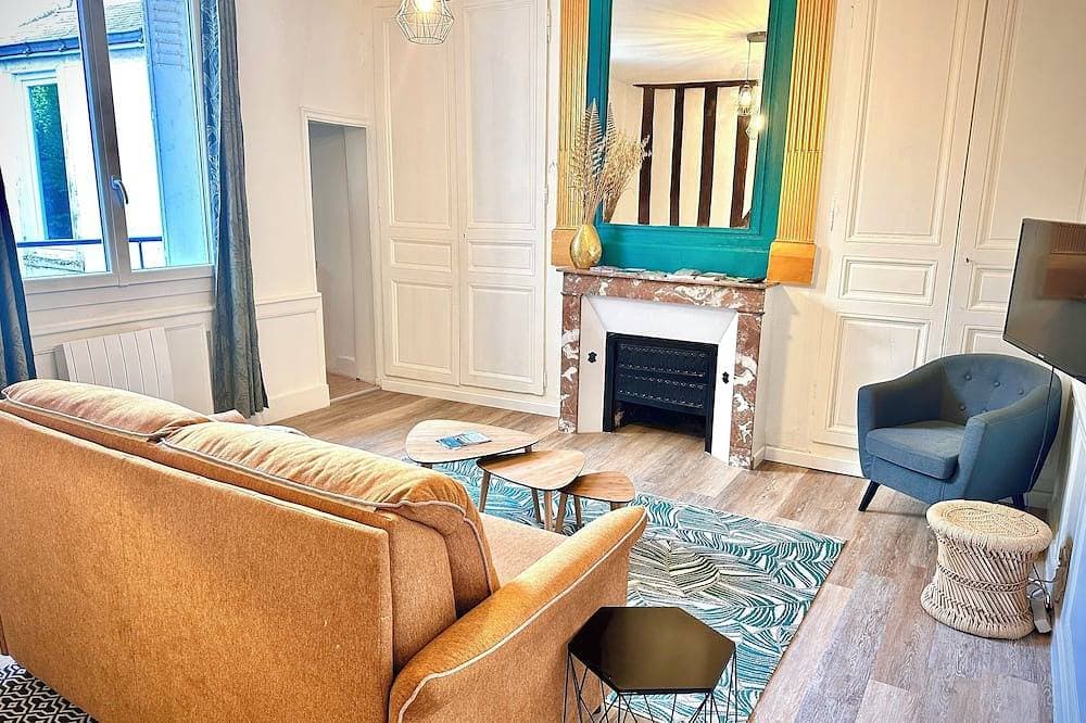 Charming studio just a stone's throw from the station 1