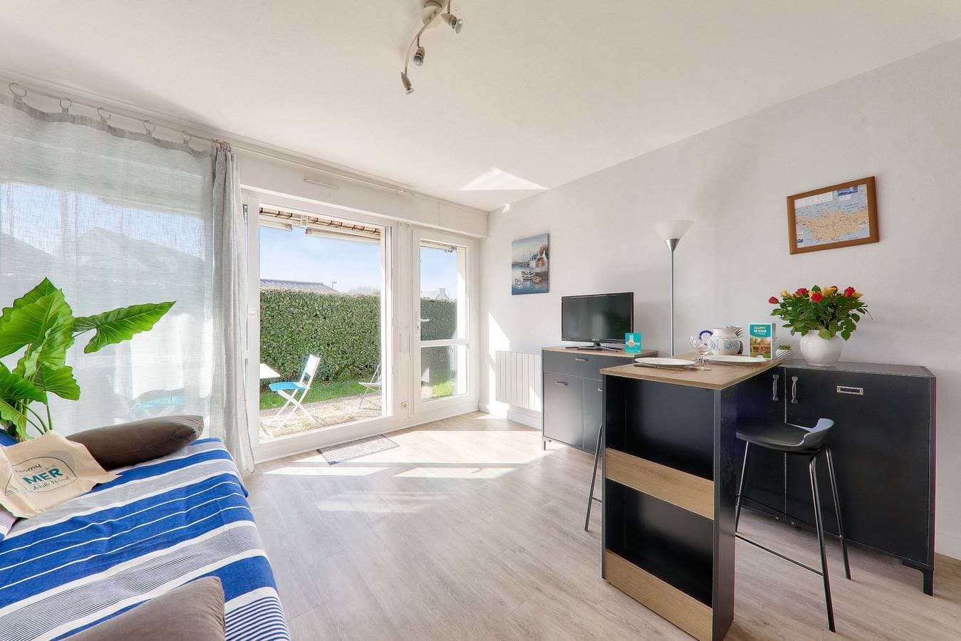 Foto 10 von 16: Studio mit schöner Terrasse für 2 – Sarzeau