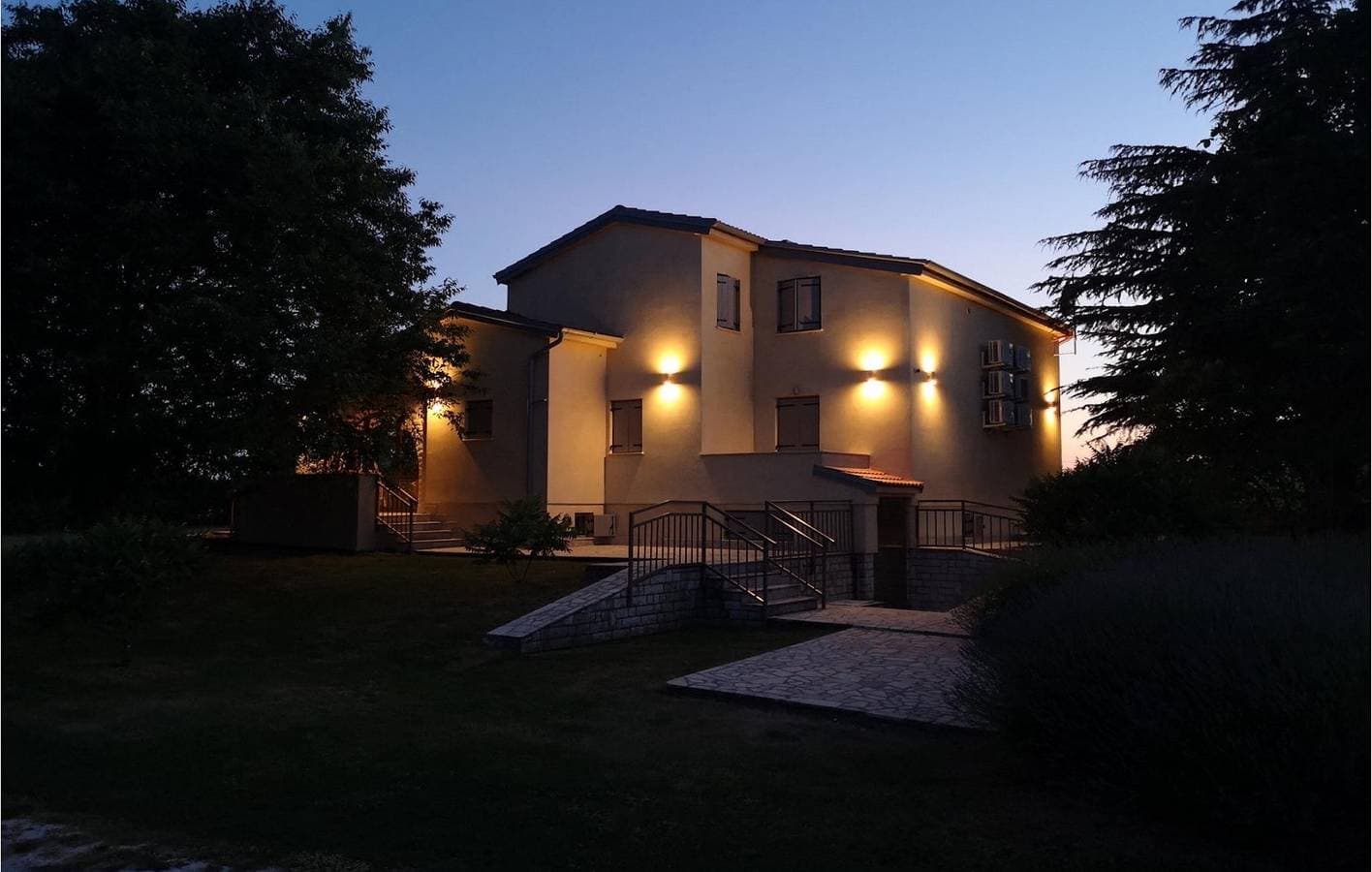 Foto 6 von 49: Gemütliche 250 m² große Ferienwohnung mit Pool und Terrasse in der Nähe von Svetvinčenat