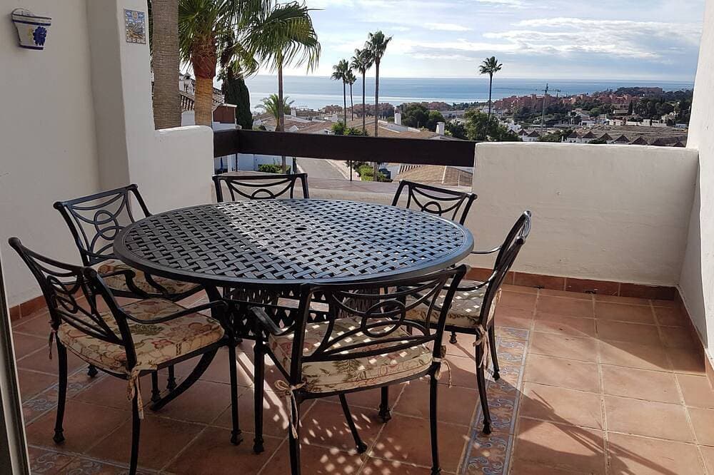 Modernes, renoviertes Apartment mit 2 Betten und 2 Bädern, hervorragendem Meer- und Golfblick 1
