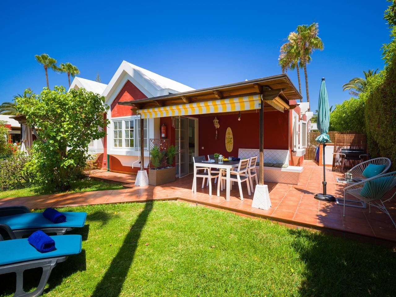 Sonnenschutz mit privater Terrasse 1