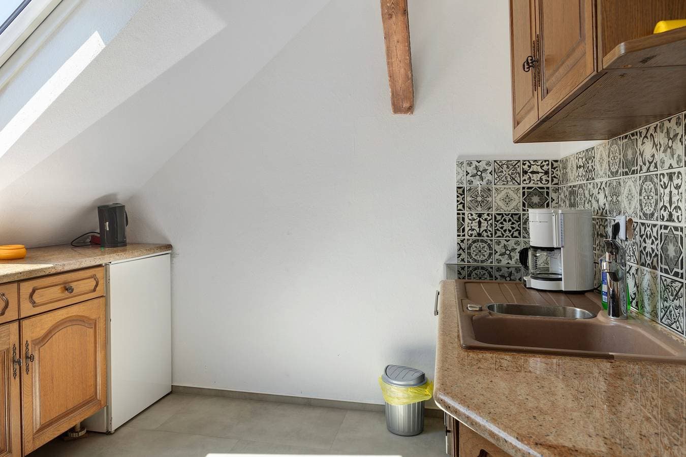 Foto 8 von 22: Einzimmerapartment 'Birgit' mit gemeinsamer Terrasse, Wi-Fi und Klimaanlage