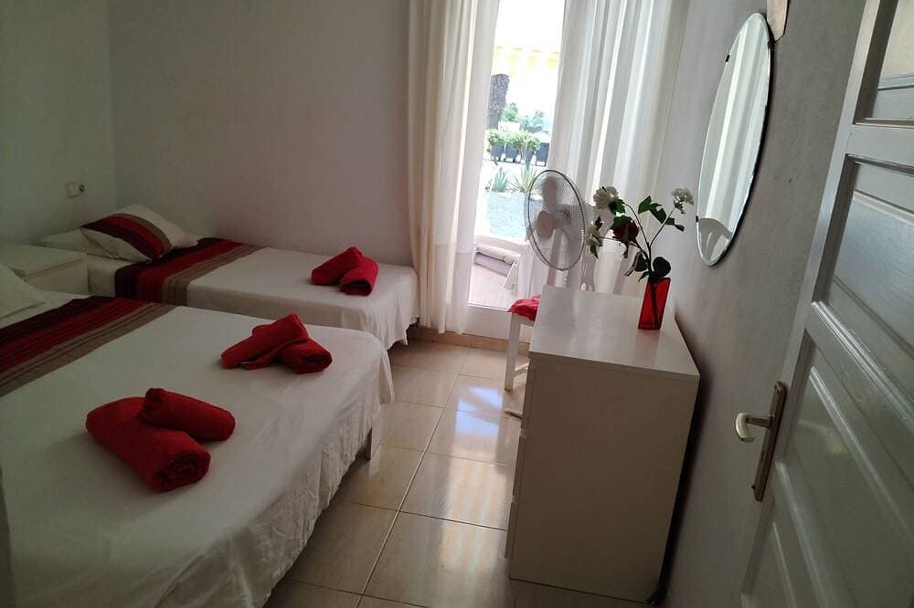 Foto 6 von 24: Ferienapartment in privatem Komplex mit wunderschönen Schwimmbädern & Gärten