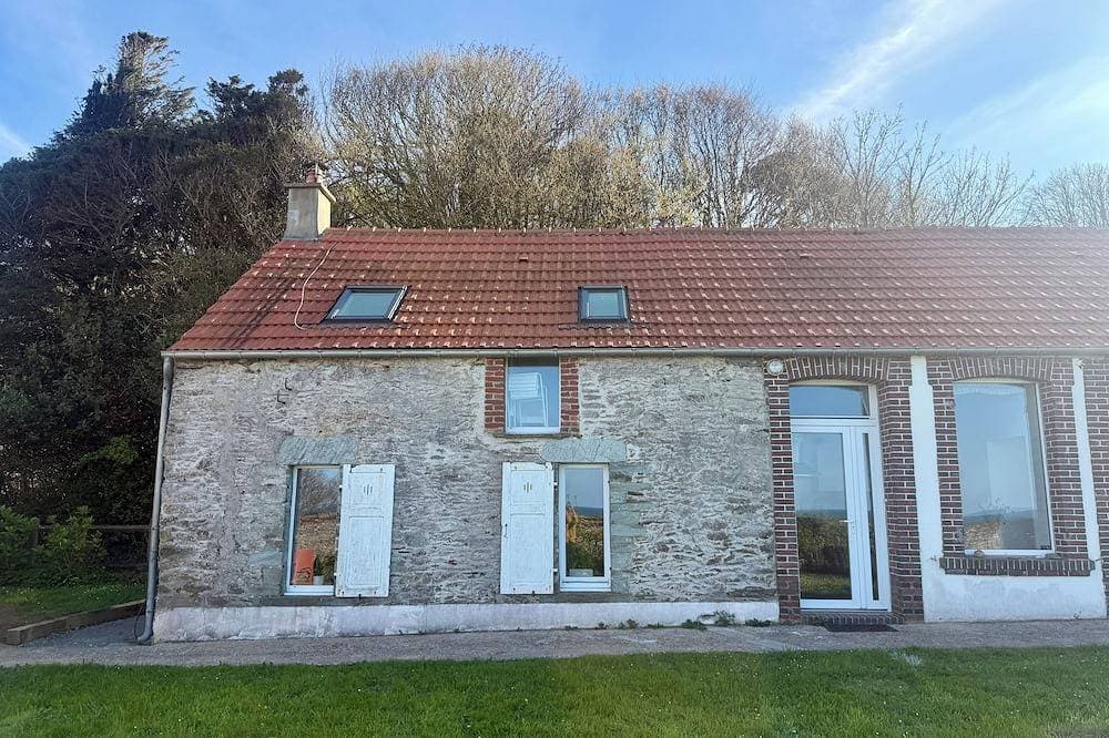 Stone house with magnificent sea view 1