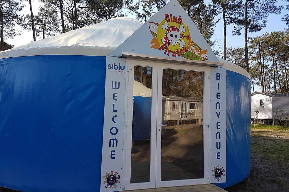 Foto 6 von 30: Mobilheim in den Landes, Blick auf den Wald