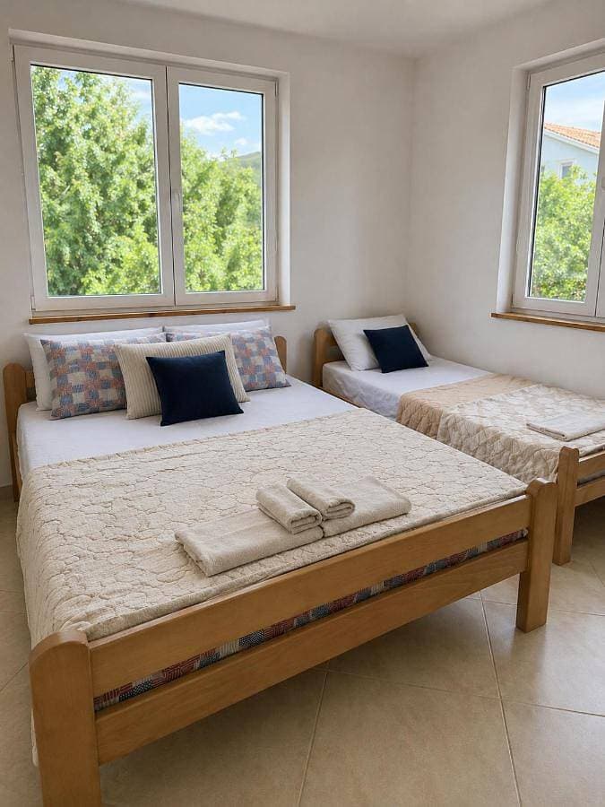 Anit Rooms 1