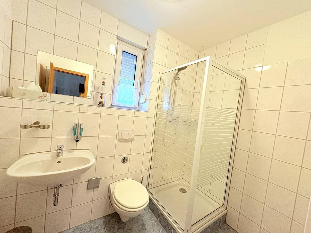 Foto 6 von 10: Gemütliche Ferienwohnung mit Terrasse in Alt Reddevitz – Hund erlaubt