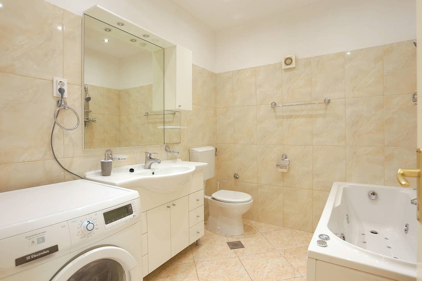 Foto 12 von 23: Studio Appartement mit Terrasse und Meerblick Duce, Omis As-946-f