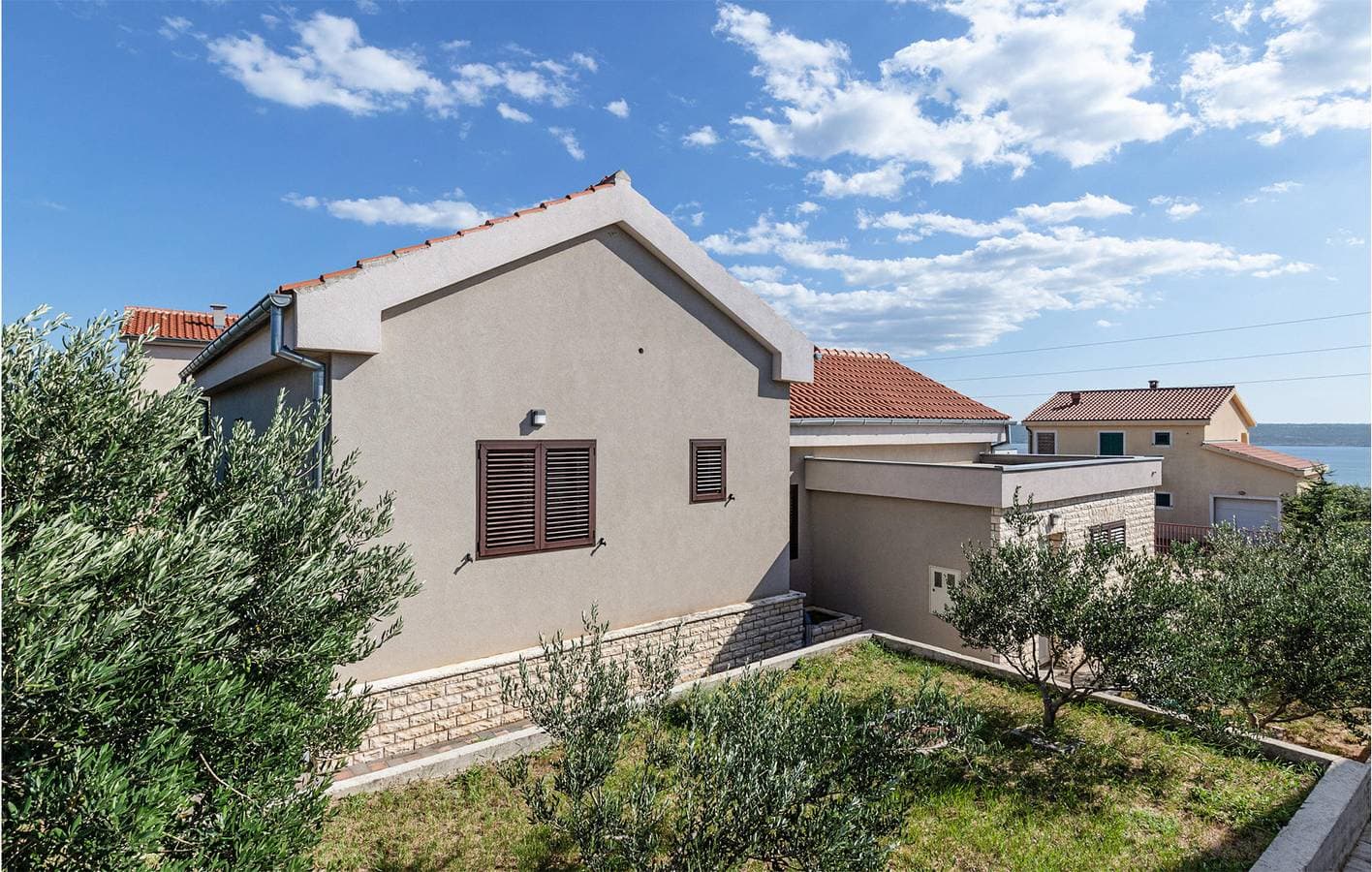 Apartment mit Meerblick, Terrasse und Annehmlichkeiten in der Nähe von Maslenica 1