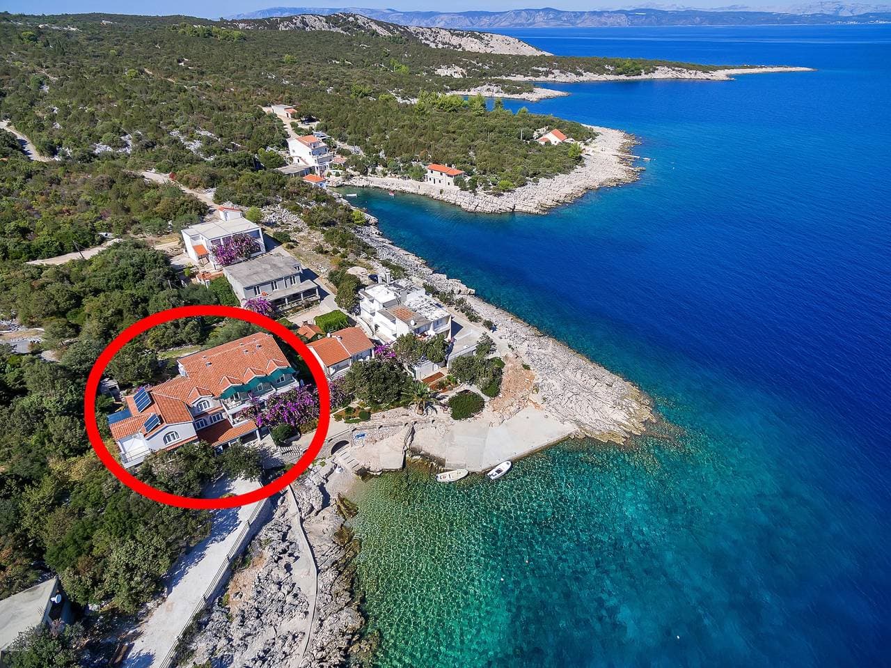 1-Zimmer-Ferienwohnung am Strand Bucht Pokrivenik, Hvar A-2073-f 1