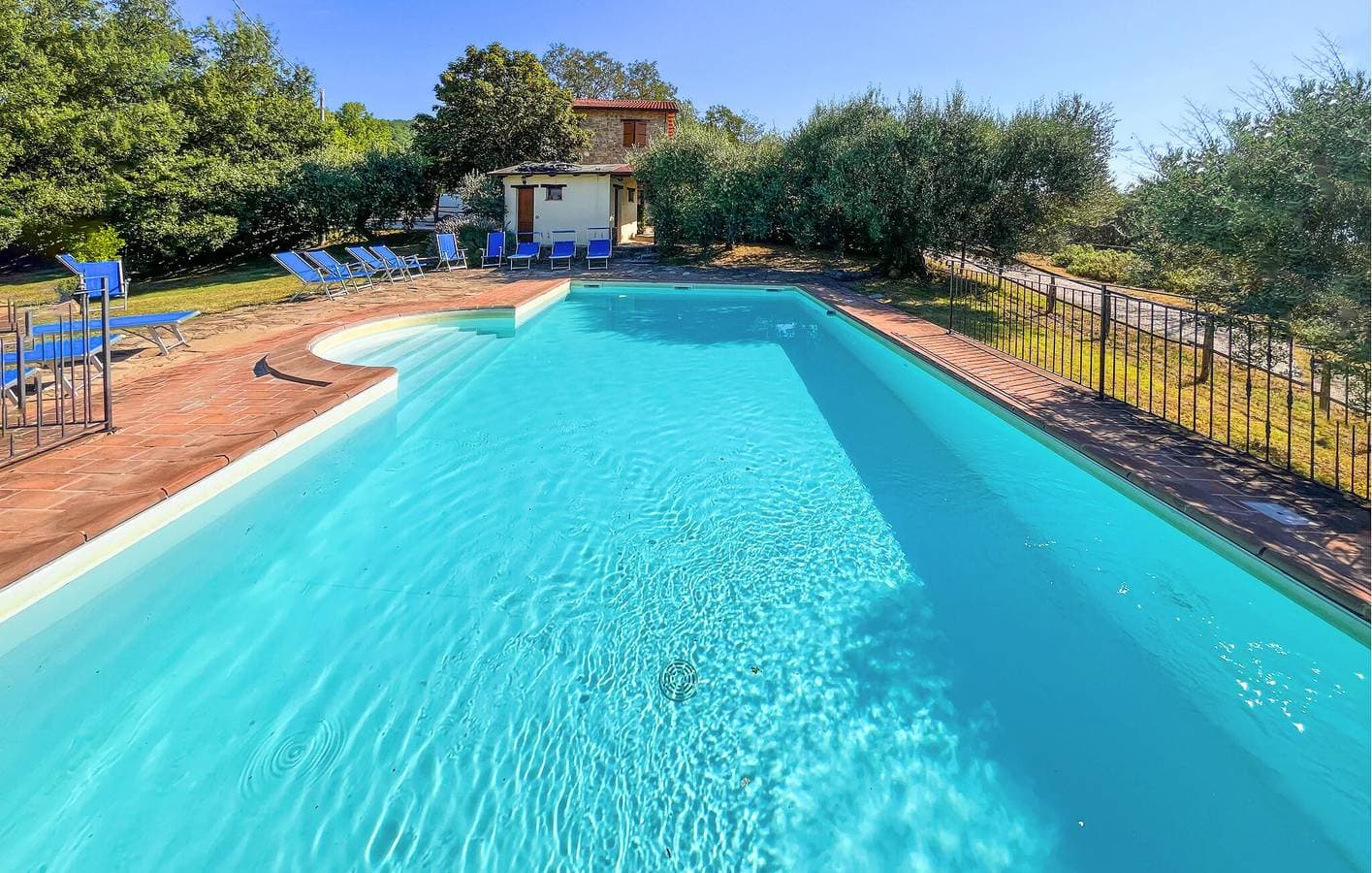 Foto 9 von 38: Gemütliche Ferienwohnung mit Pool, Garten und Parkplatz