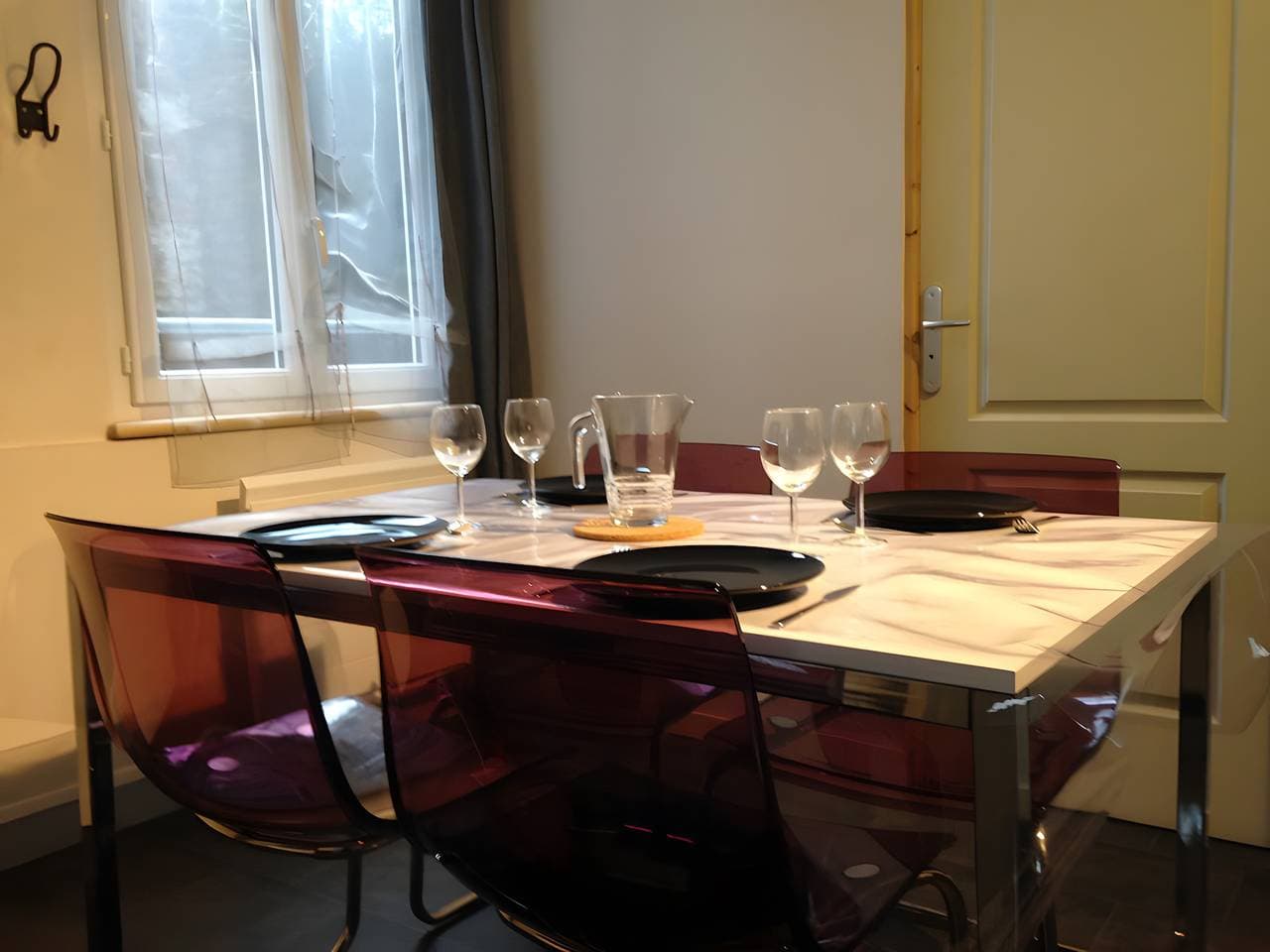 Foto 12 von 17: L'orchidée – Zentrale Wohnung in Honfleur nahe Vieux Bassin & Côte de Grâce