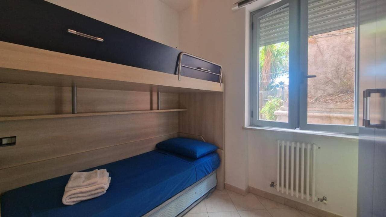 Foto 7 von 14: Two-Bedroom Apartment