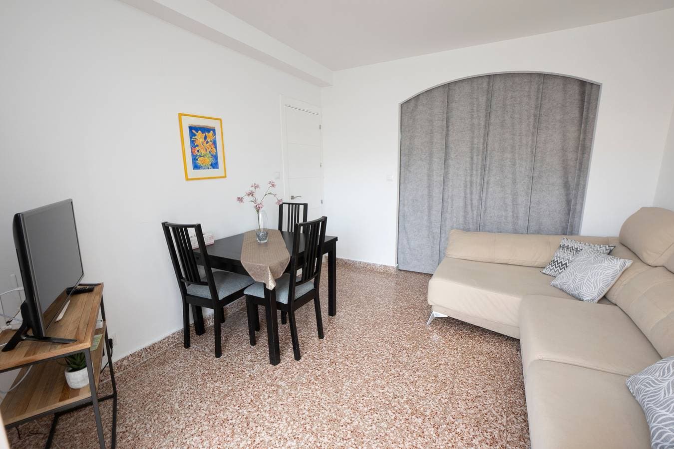 Foto 6 von 19: Ferienwohnung "Loli" mit Gemeinschaftspool, privater Terrasse und WLAN