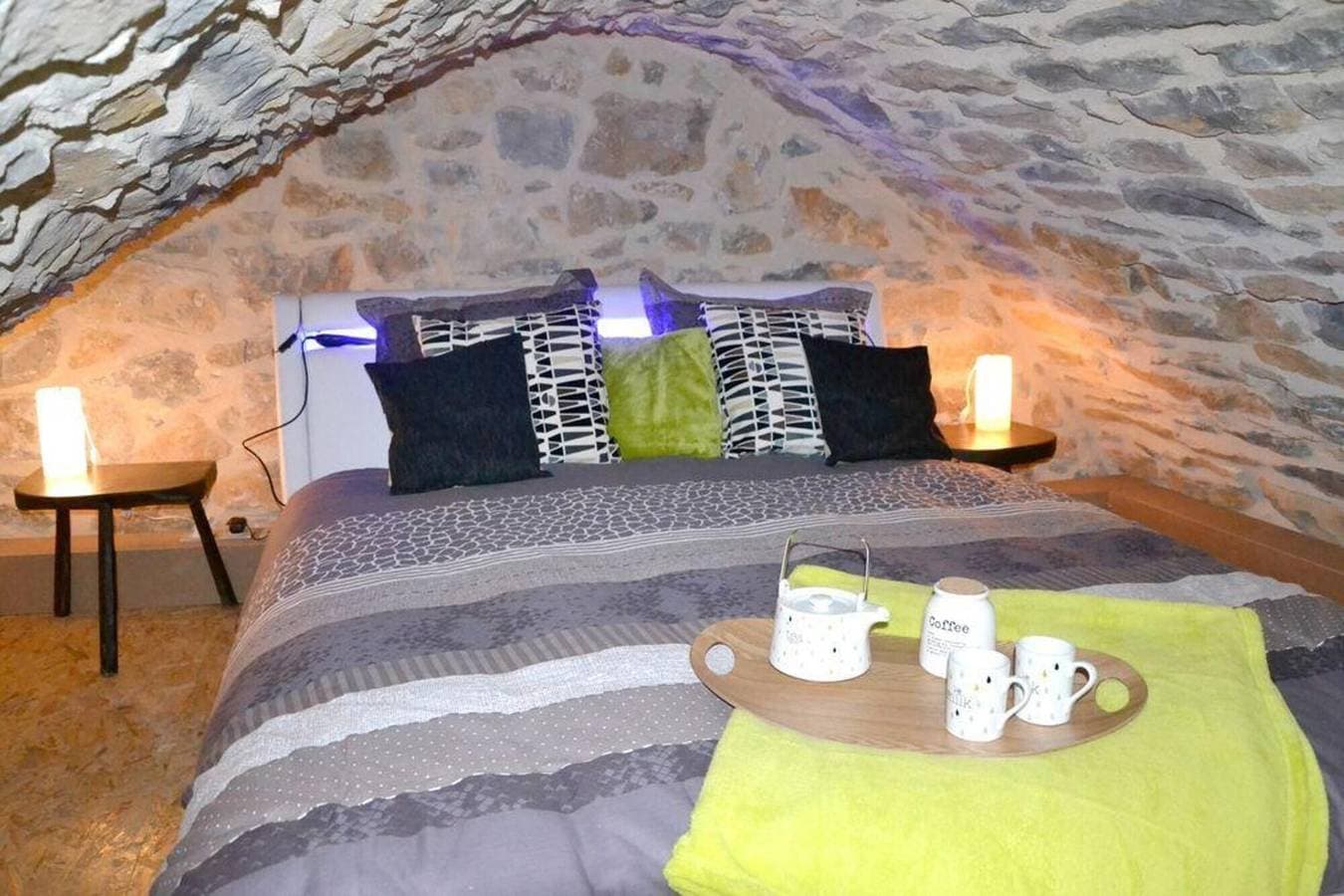 Foto 7 von 21: Loft Cocoon: Bergblick & privater Whirlpool in Mostuéjouls