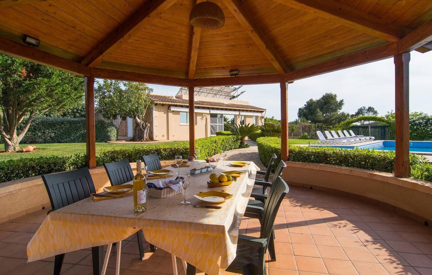 Foto 8 von 47: Son Negre Oase: Stilvolle Wohnung mit Pool und Terrasse
